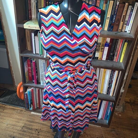Leota multi color chevron knit v-neck travelcore SP sundress - Picture 1 of 3